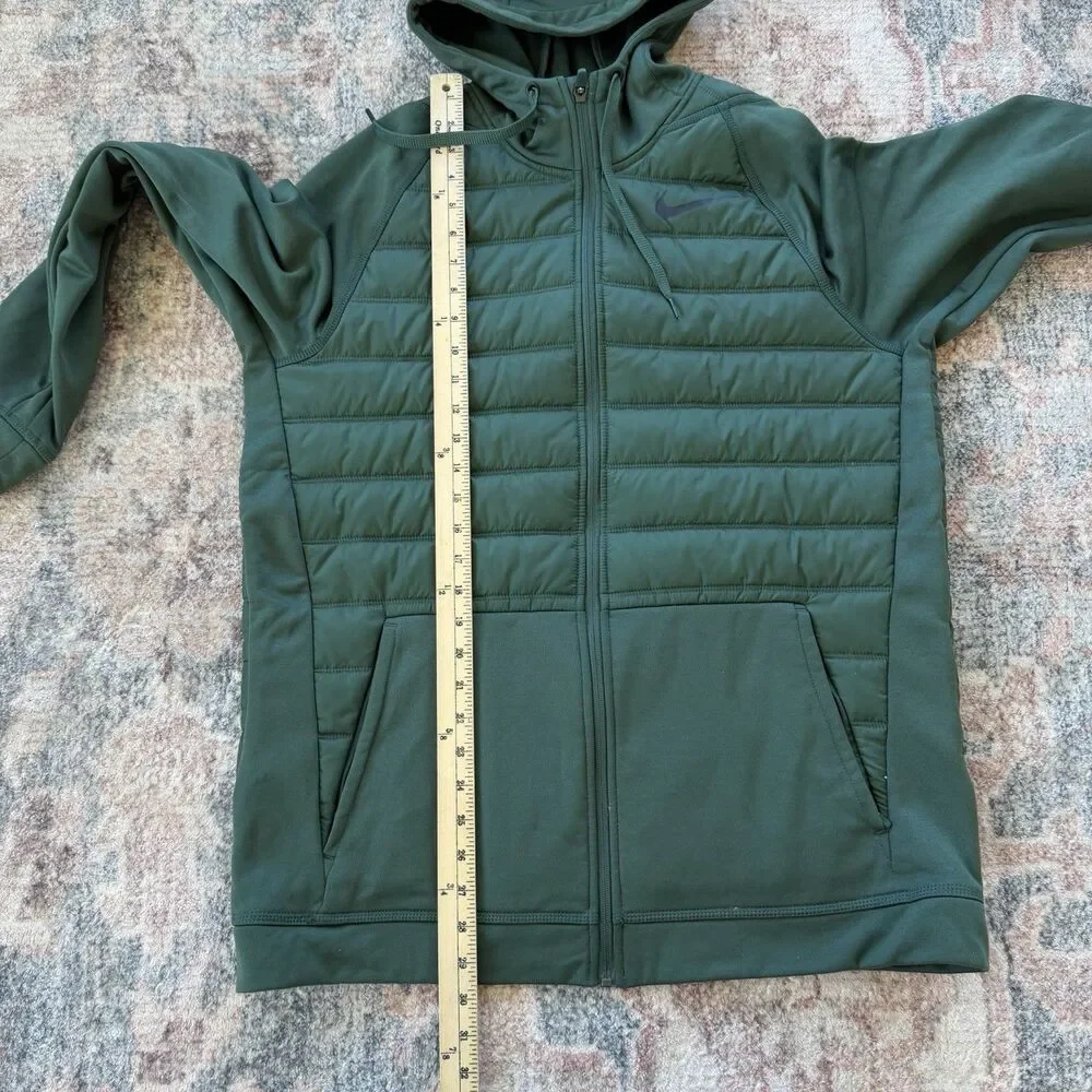 Men’s Nike Therma Synthetic Fill Training Green Jacket. BV6298-337. LARGE